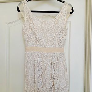 Lace dress with cap sleeves